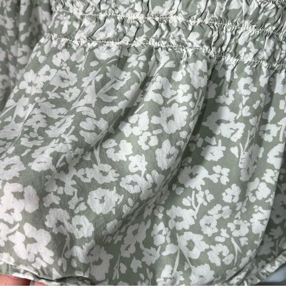 A New Day Floral Ruched Puff Sleeve Peplum Top Size Medium - Picture 4 of 7